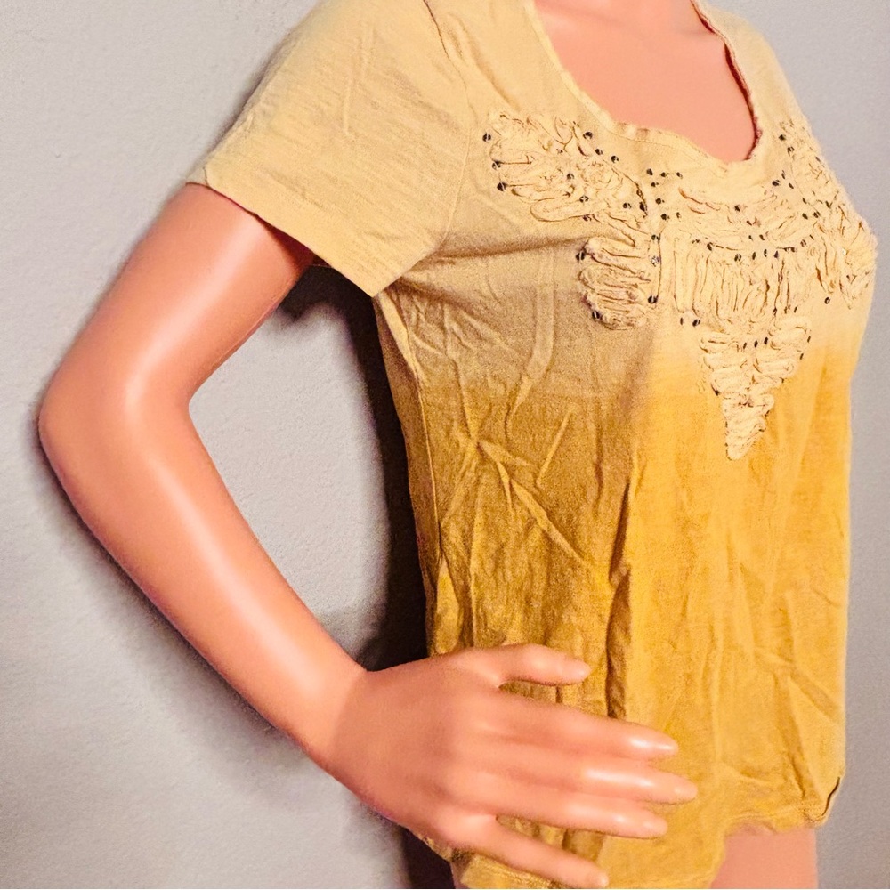 Chico’s Yellow Embellished Textured Top Women’s Size S Short Sleeve Casual Tee